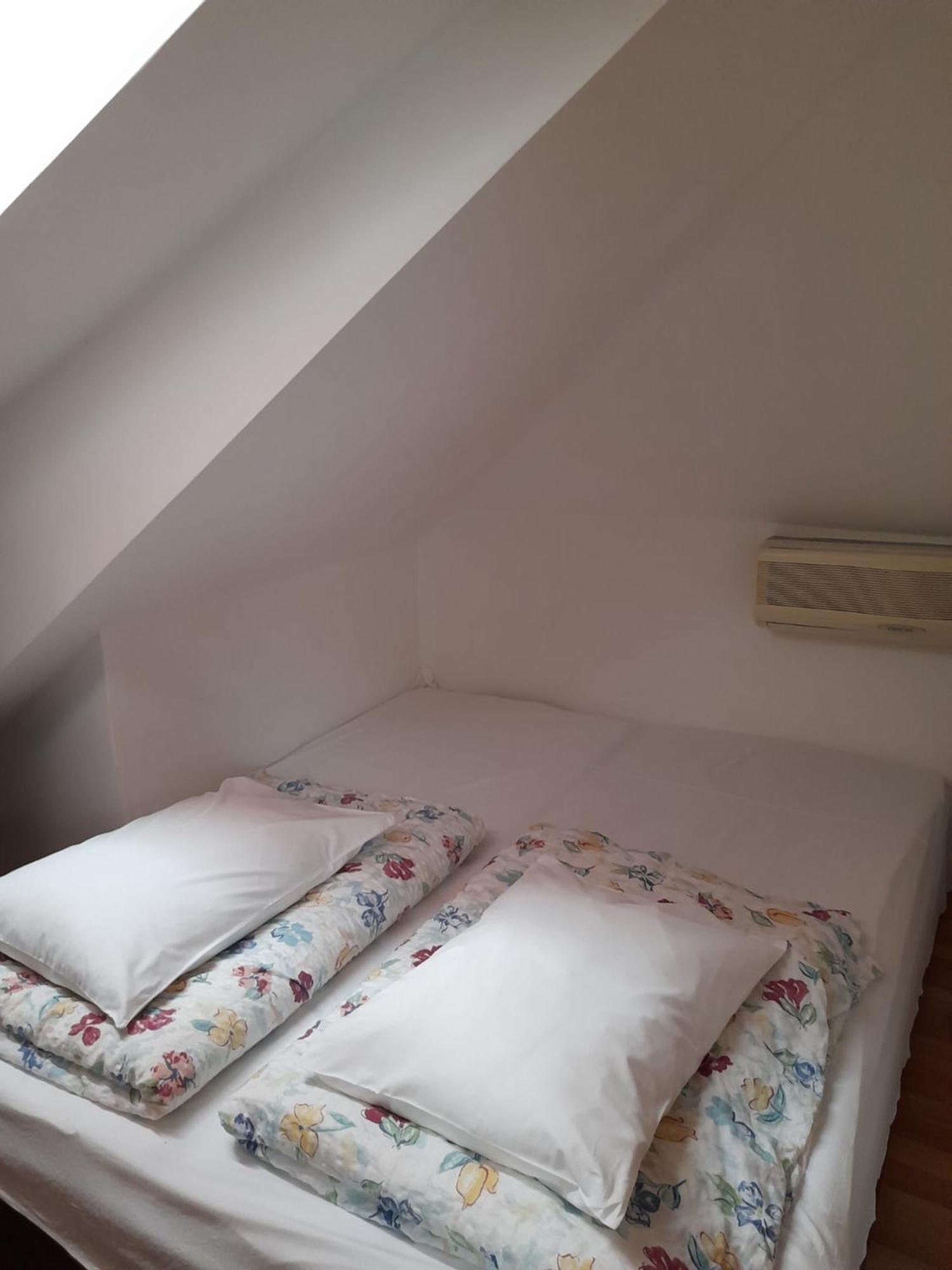 Bed and Breakfast Panzio Anett Pietroasa  Exterior foto